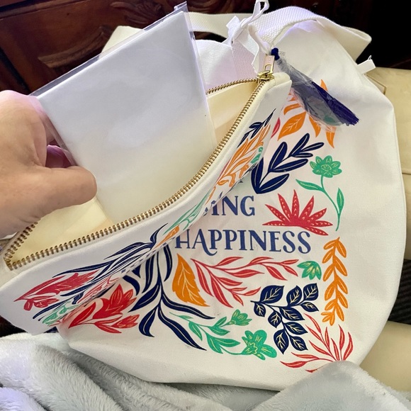 Tote and pouch. Never used - Picture 3 of 6